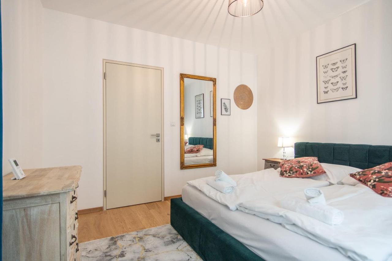 Apartment With Balcony Πράγα Εξωτερικό φωτογραφία