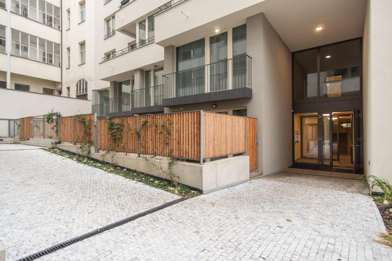 Apartment With Balcony Πράγα Εξωτερικό φωτογραφία
