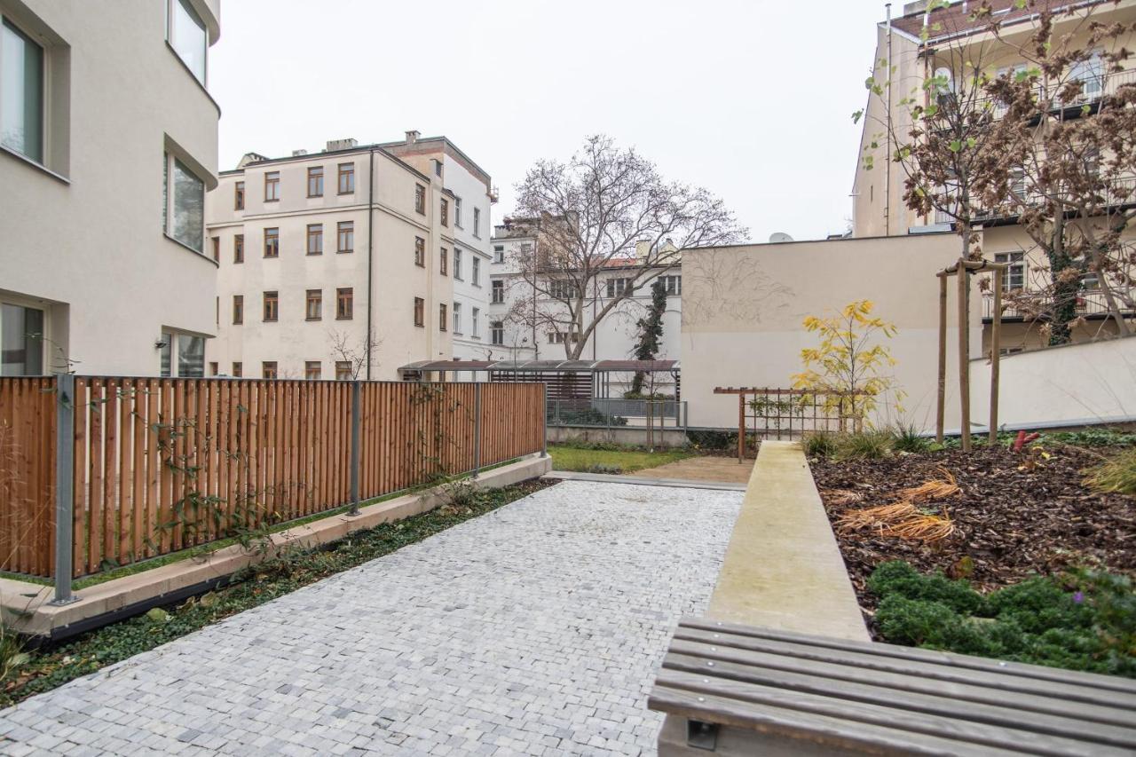 Apartment With Balcony Πράγα Εξωτερικό φωτογραφία